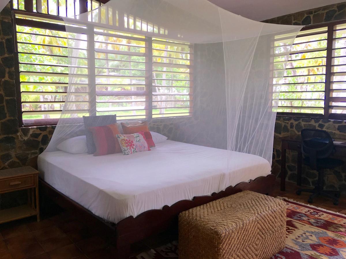 Отель Salt Whistle Bay Retreat Mayreau Island Экстерьер фото